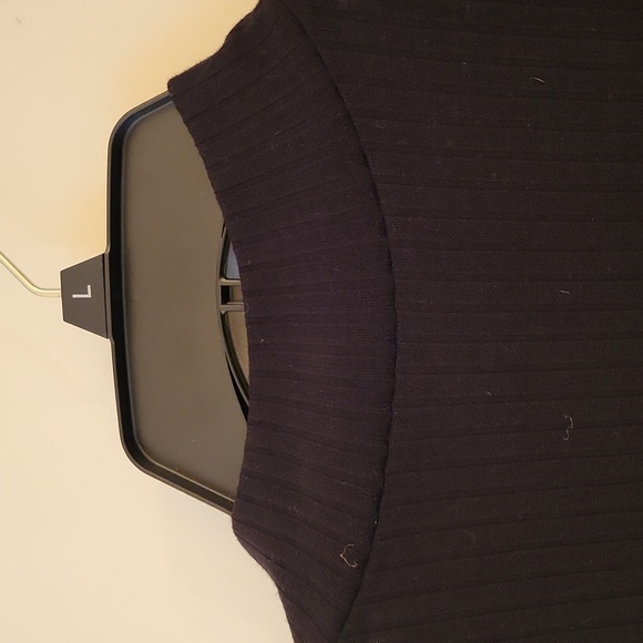 Mock neck open back crop sweater - Picture 4 of 4